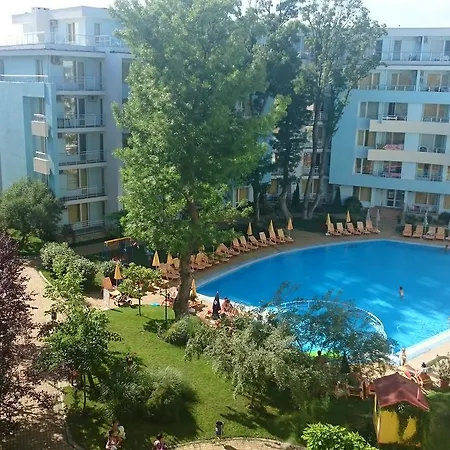 Хотел Largo
