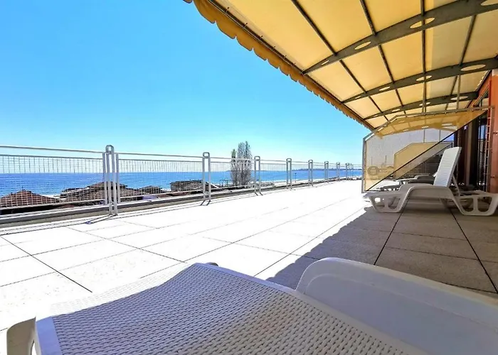 Hotell Largo Slăntjev Brjag