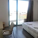 Largo Ξενοδοχείο 2*