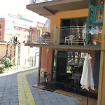 Largo Ξενοδοχείο 2*