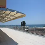 Ξενοδοχείο Largo 2*