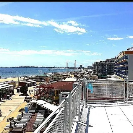 Largo 2* ساني بيتش