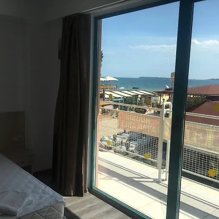 Largo ساني بيتش