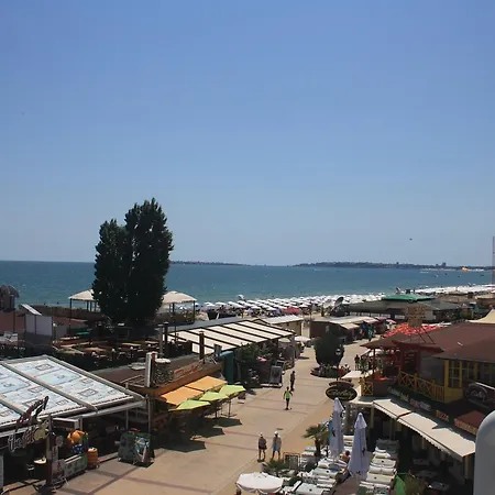 Hotel Largo 2*